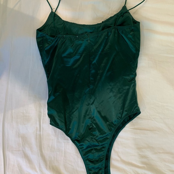 green silk/satin bodysuit, worn once good condition - Picture 3 of 4